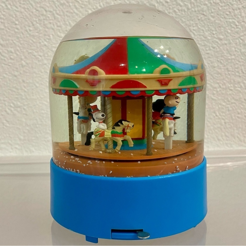 Vintage Willitts Designs Peanuts Characters Snow Globe Musical Carousel Working. - Picture 4 of 14